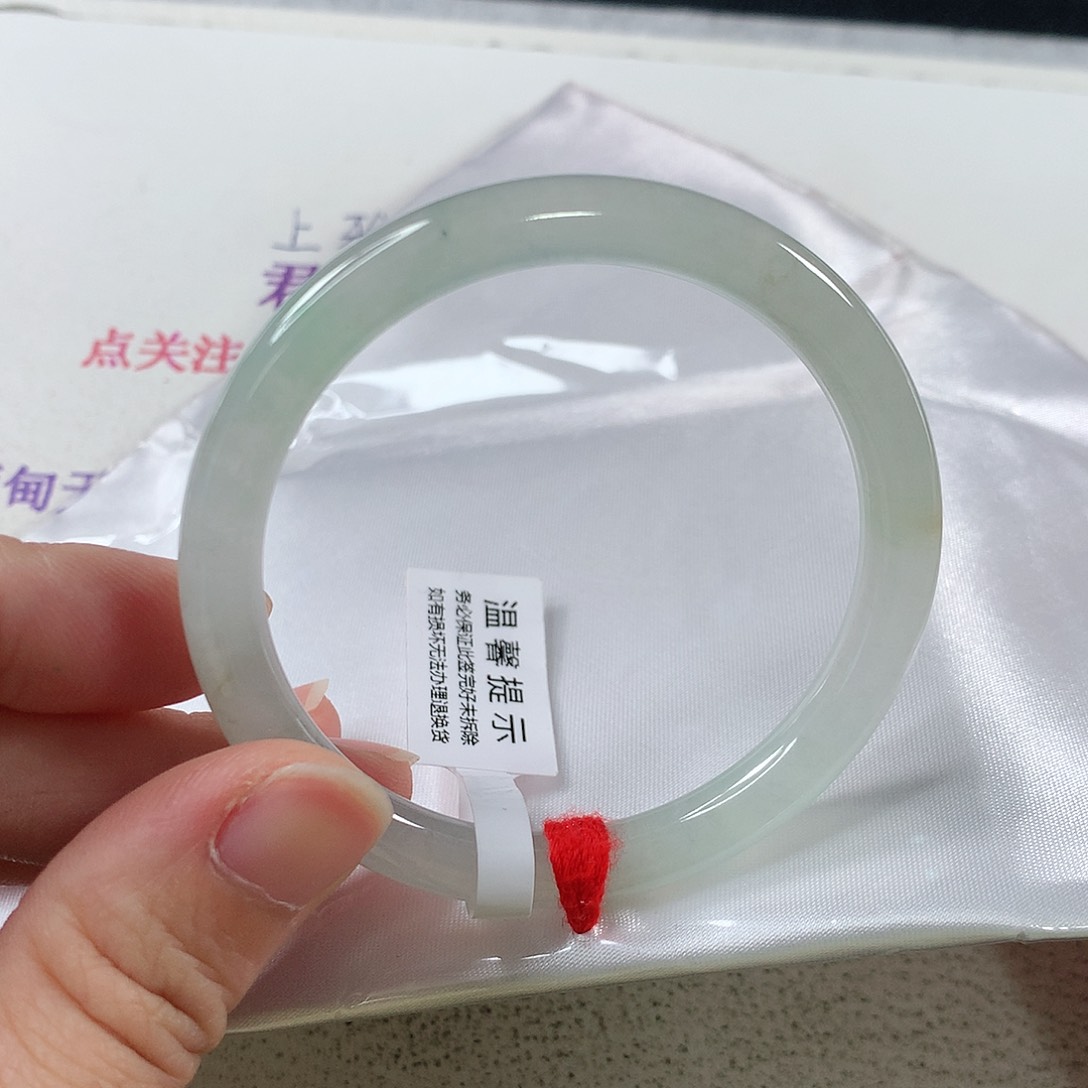 翡翠手镯未镶嵌①⑦⑧