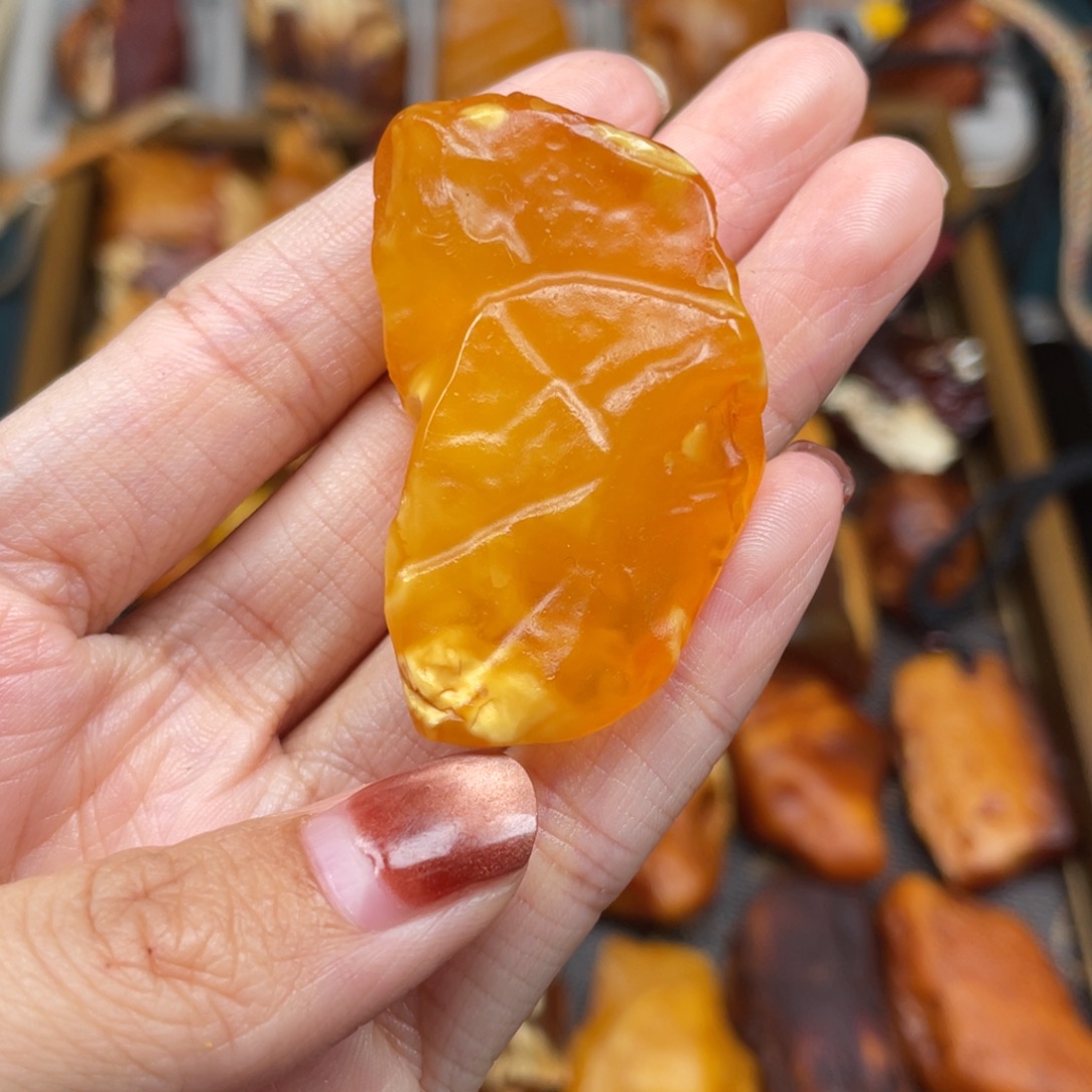 琥珀未镶嵌珠宝奇石