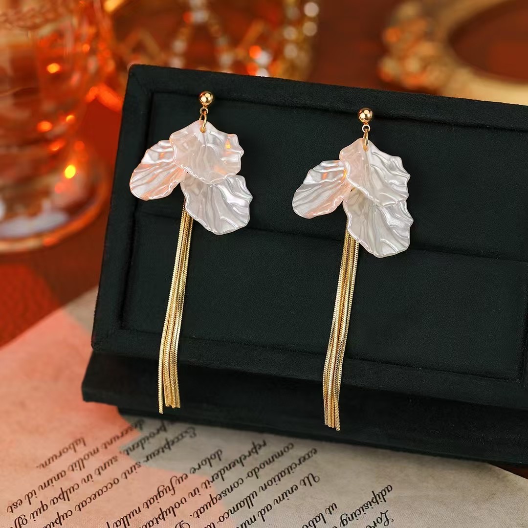 铜合金耳饰 19号轻奢金色冰裂纹花瓣耳线仙气飘飘