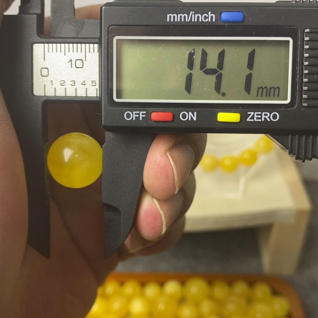 琥珀未镶嵌裸石微瑕单珠016