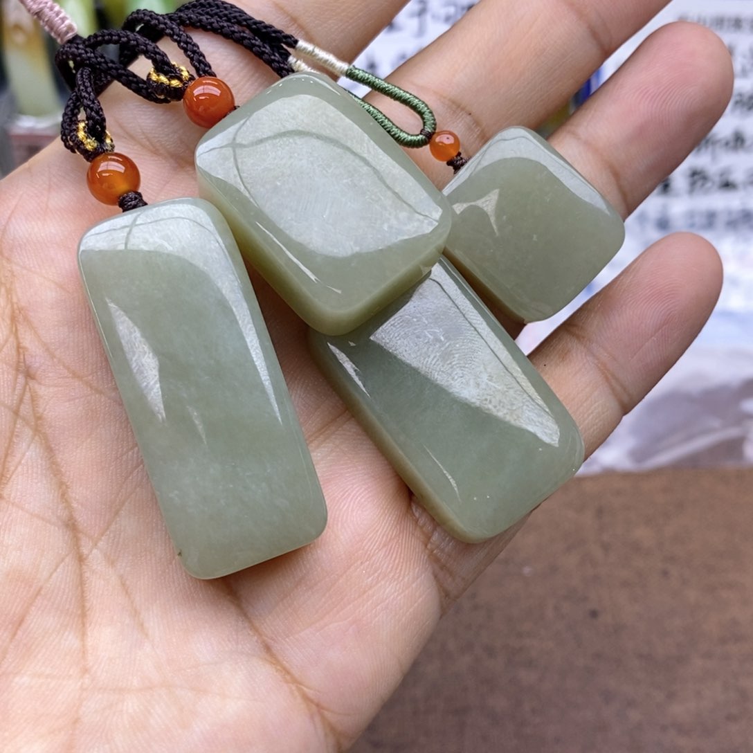 和田玉未镶嵌吊坠(不含链)