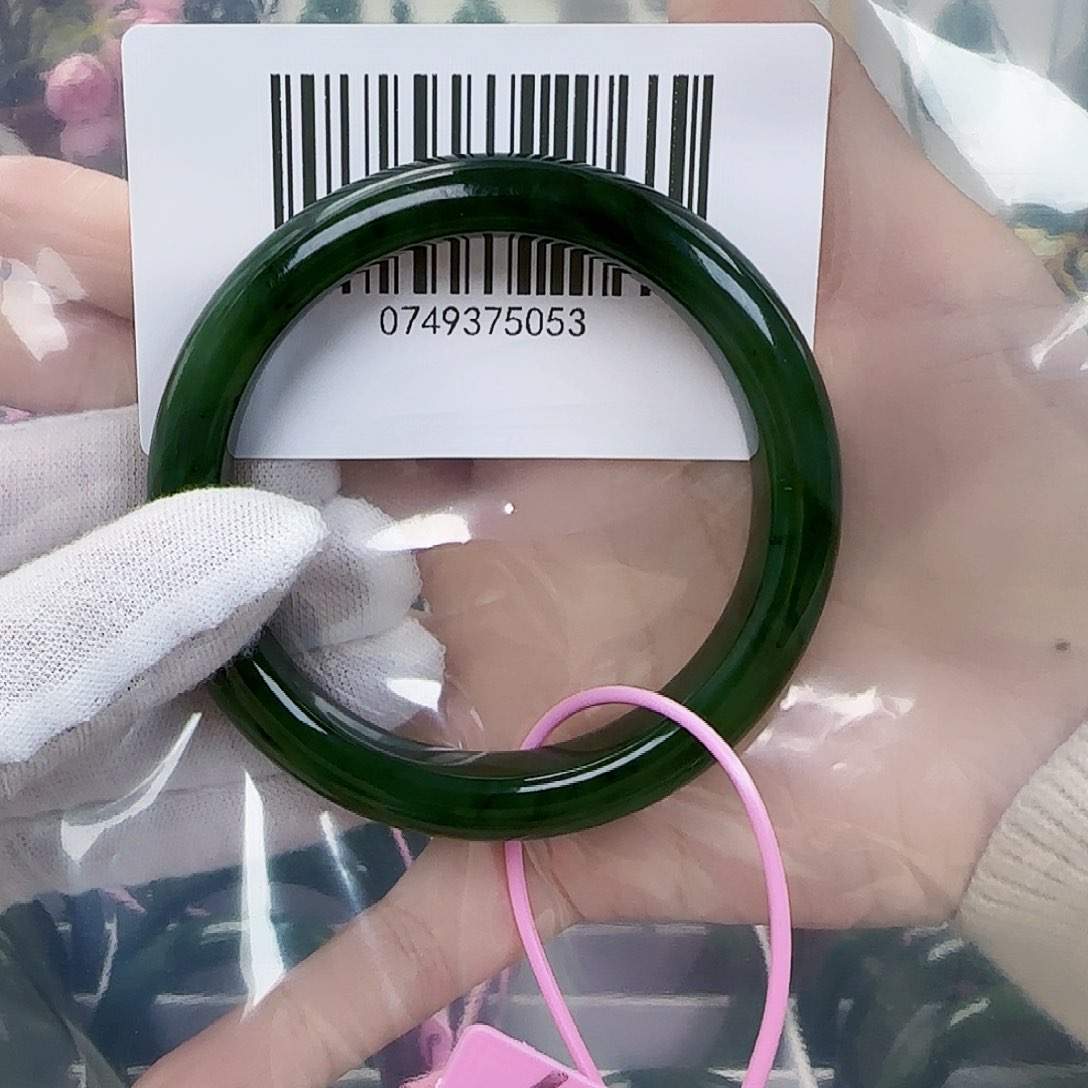 和田玉（碧玉）手镯未镶嵌60包容