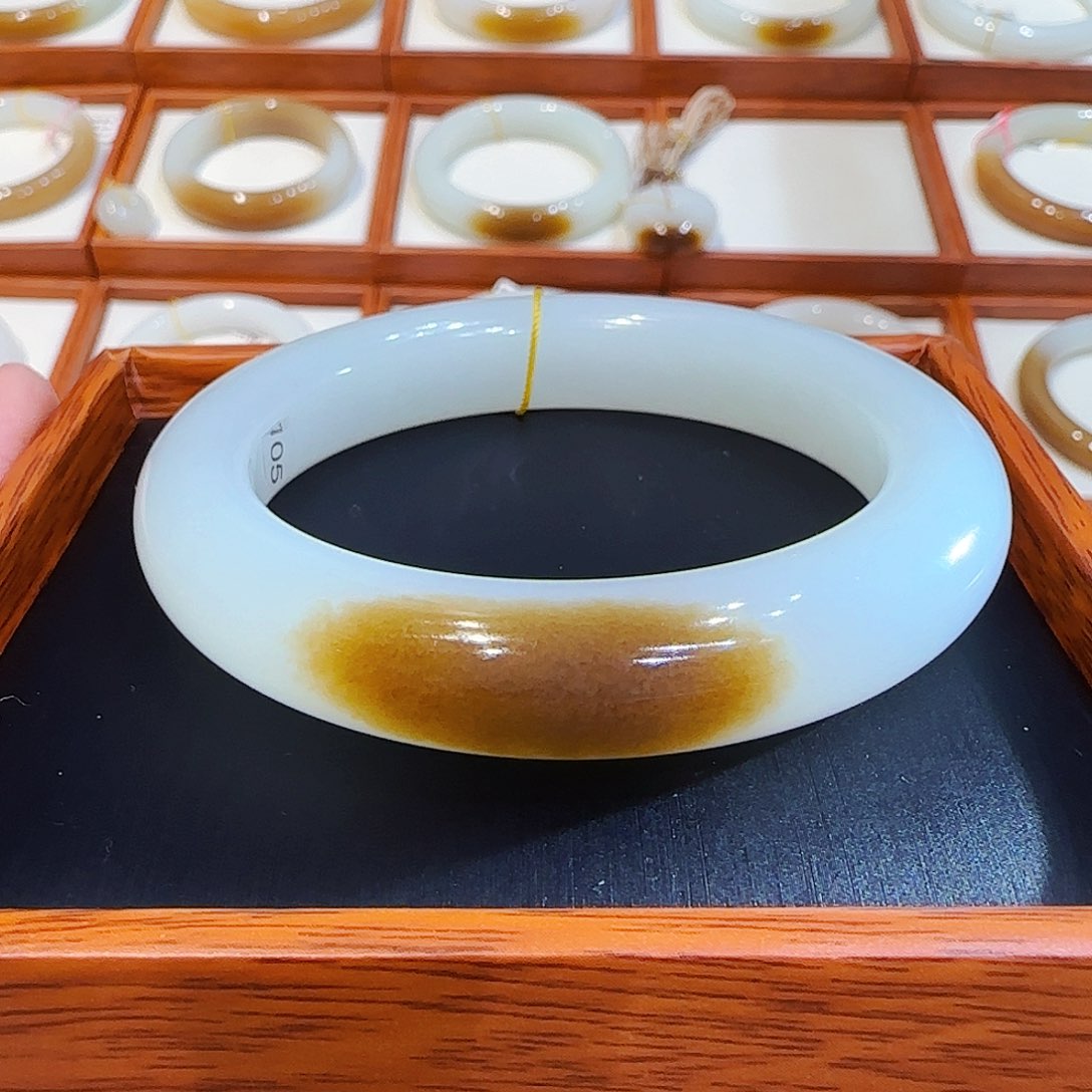 和田玉手镯未镶嵌且末一口老红糖55 56 57