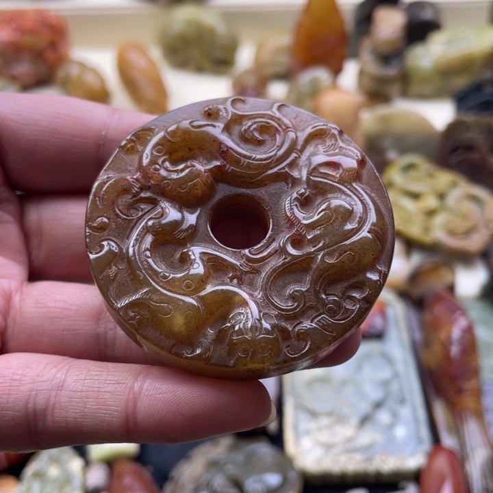 蛇纹石玉颈饰未镶嵌