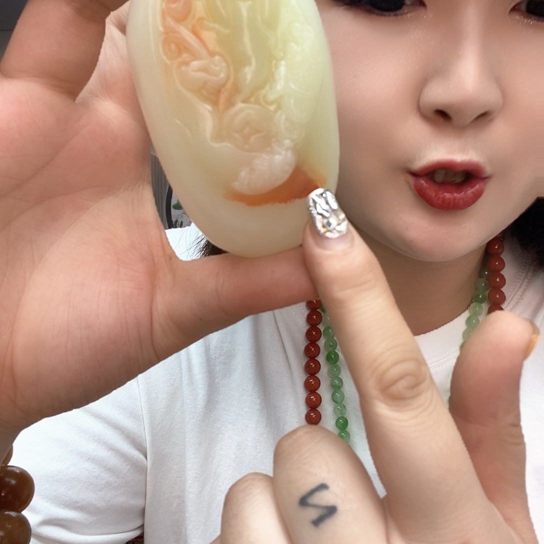 和田玉未镶嵌把件