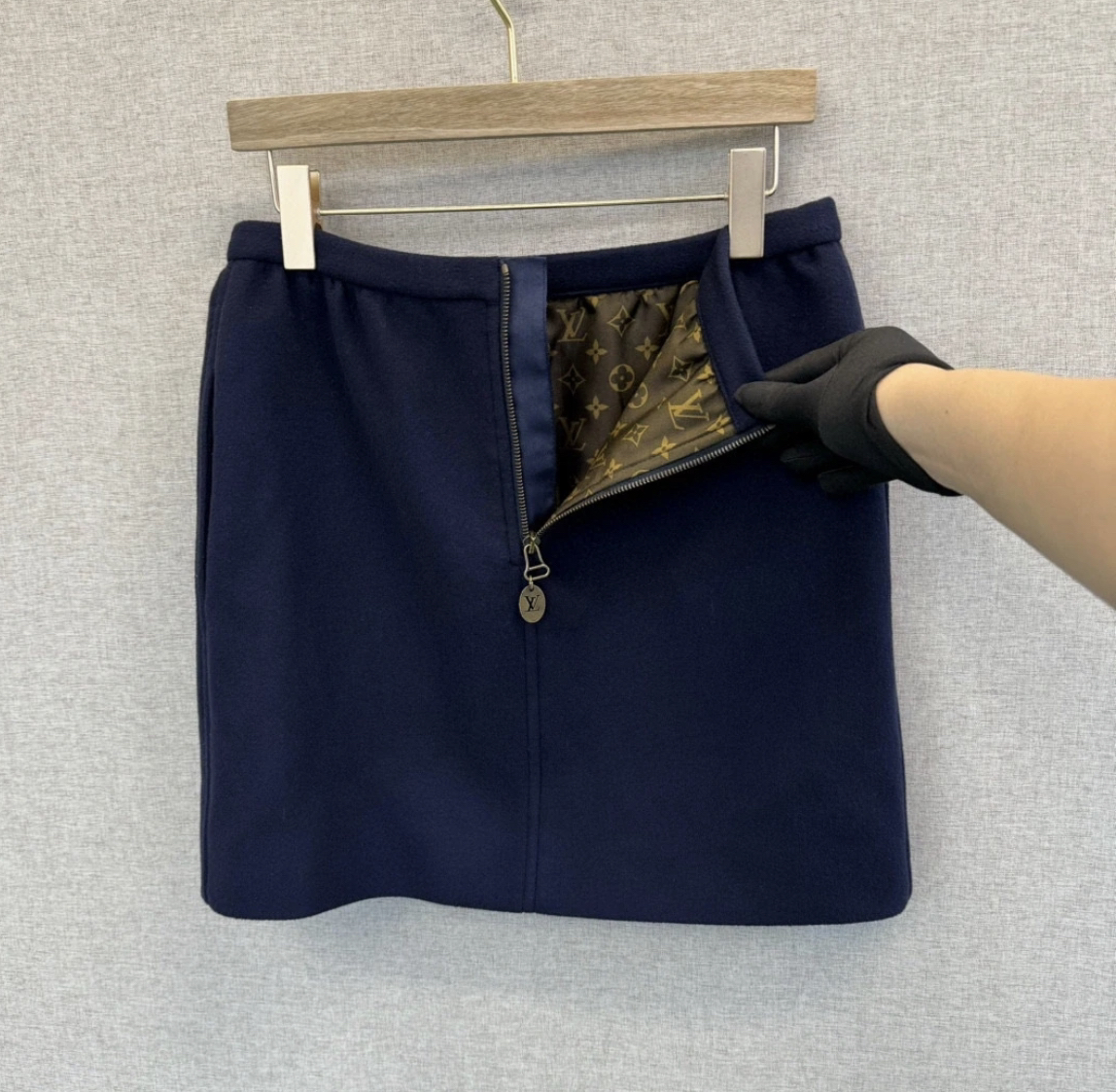 99新 LouisVuitton/路易威登 竞拍 pp348  内里老花短裙 34码 