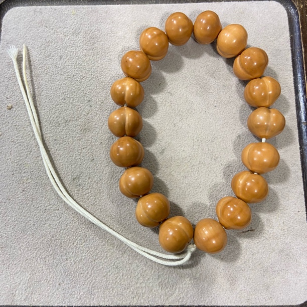 A140屁桃猴头核桃单圈手持