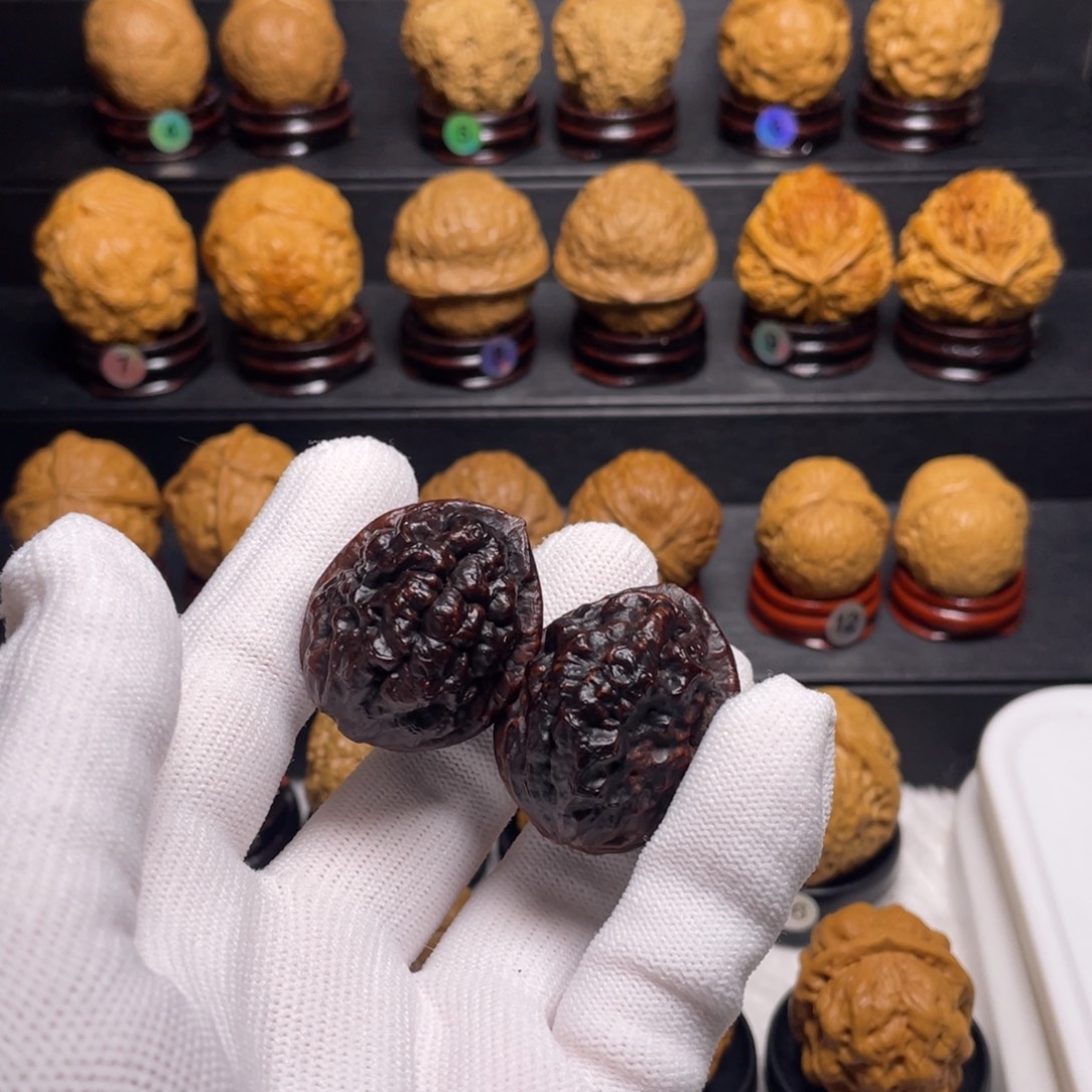 文玩核桃吊坠A9 舍利地闷