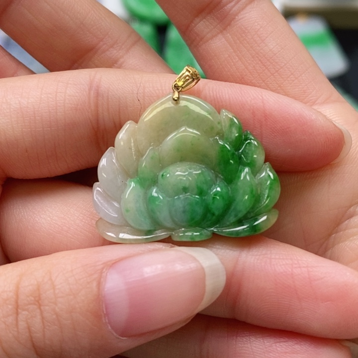 翡翠颈饰未镶嵌吊坠