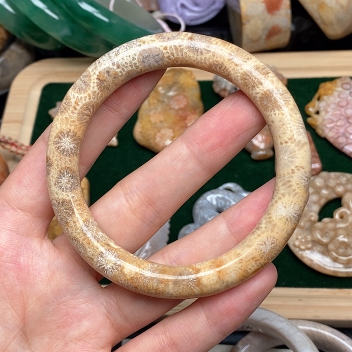 硅化珊瑚（珊瑚玉）手镯未镶嵌57