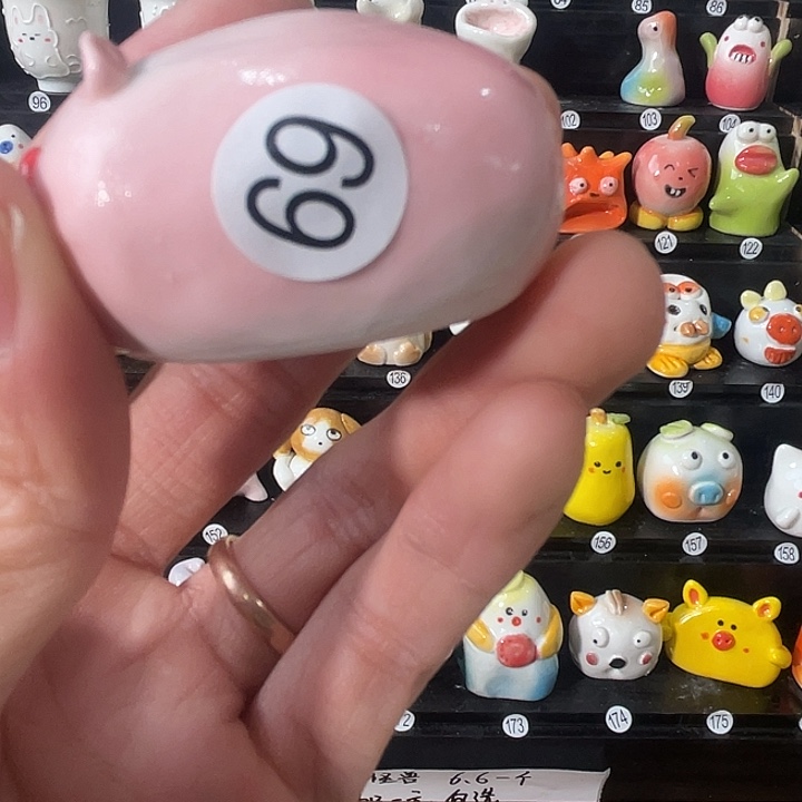 摆件哈哈哈哈哈哈哈哈69