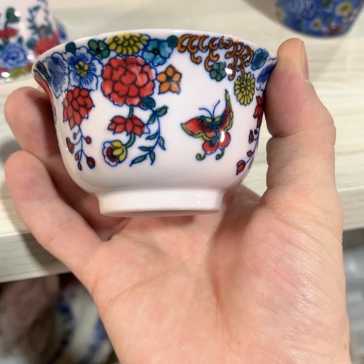 瓷片/////景德镇陶瓷杯子。红。