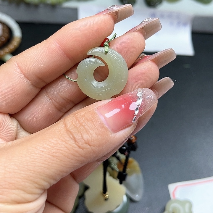 【闪购商品】和田玉颈饰未镶嵌