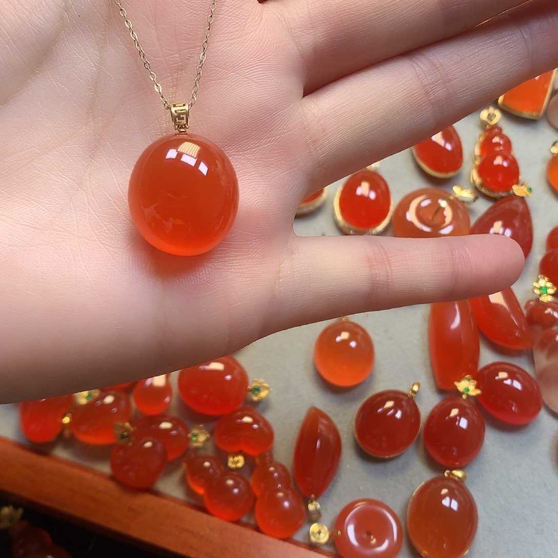 青***檬南红玛瑙未镶嵌颈饰