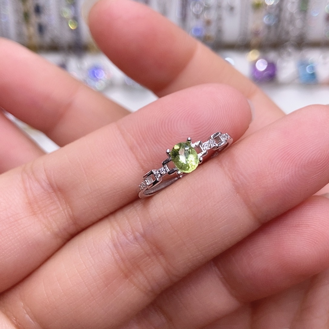 橄榄石戒指银S925镶嵌