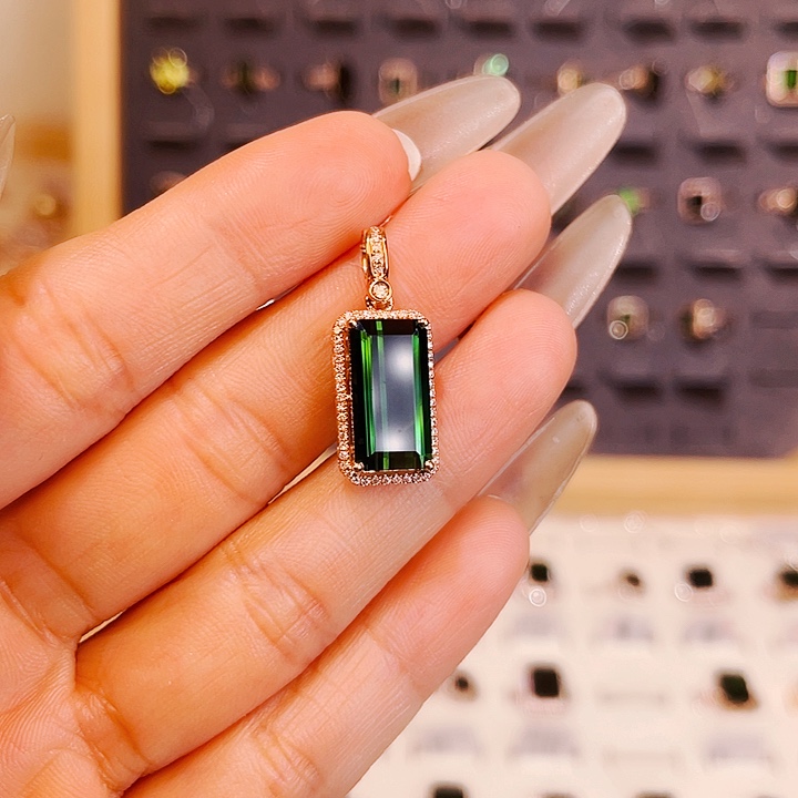 18K金镶嵌颈饰碧玺