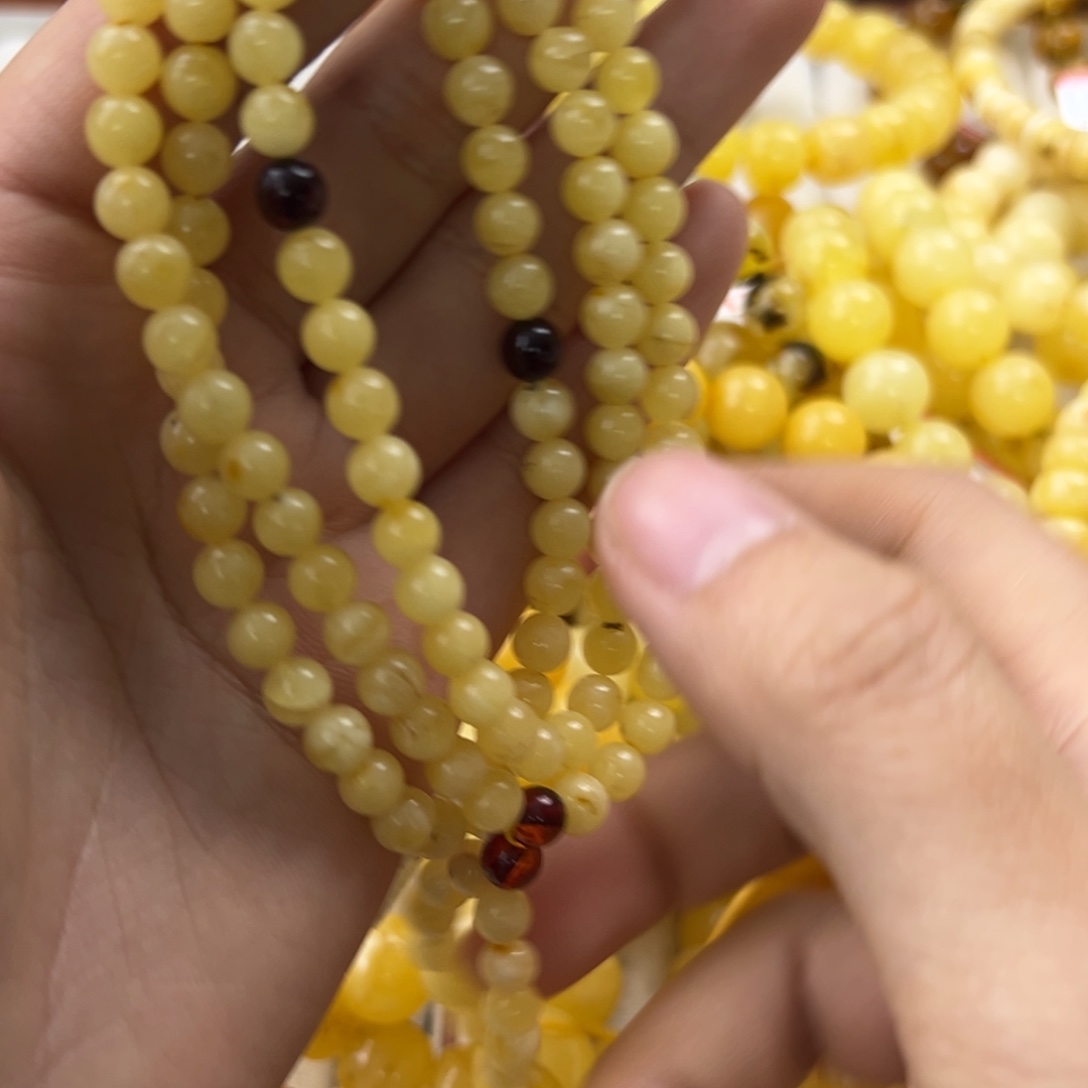 琥珀珠宝奇石未镶嵌