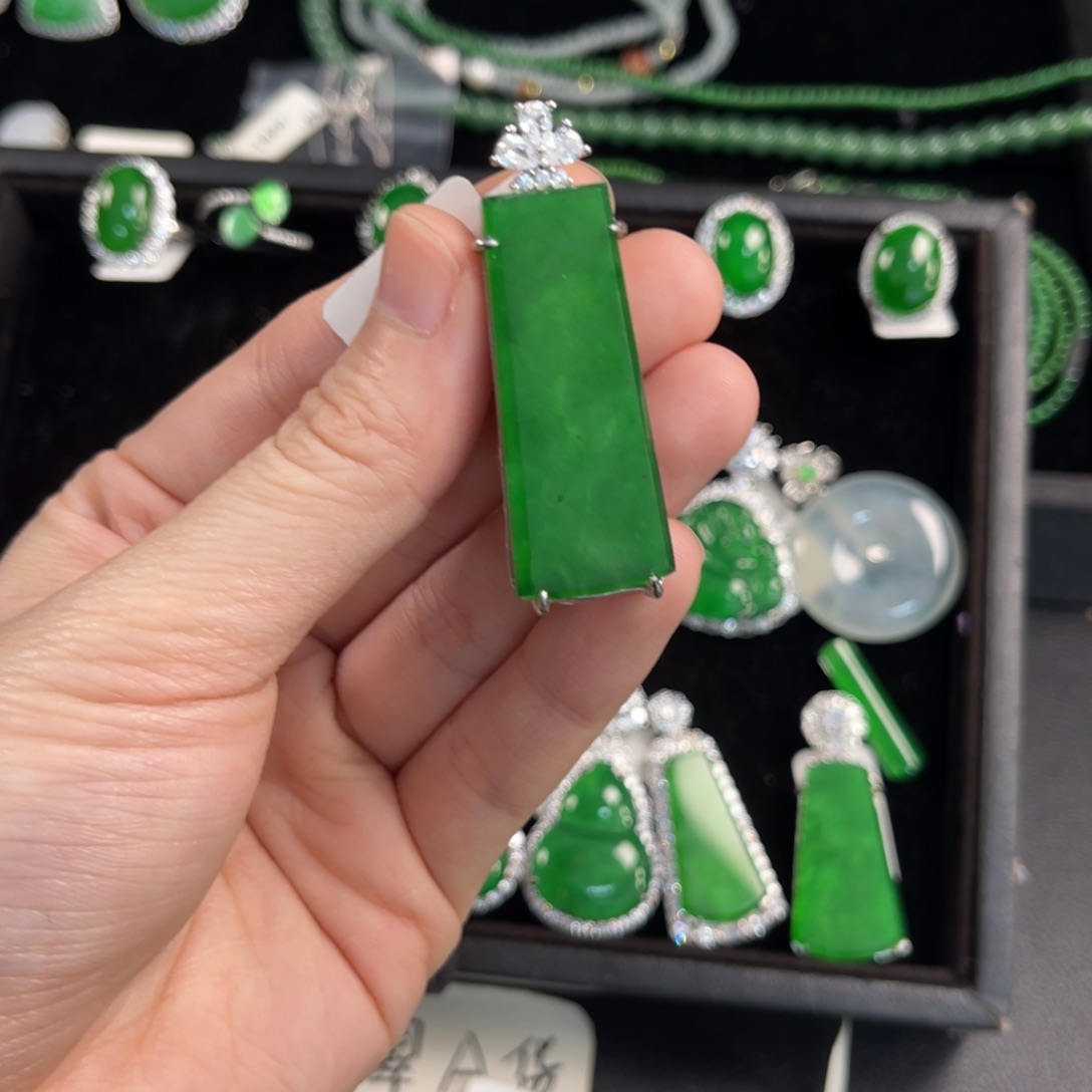 翡翠银S925镶嵌戒指无事牌吊坠