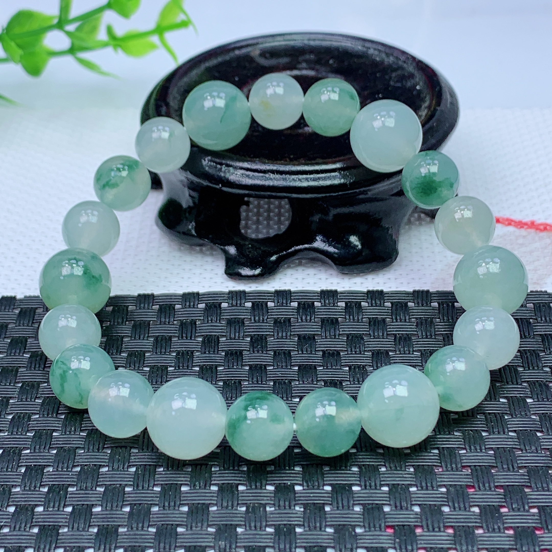 缅甸天然A货翡翠 飘花圆珠手串  珠大12小10mm 20颗