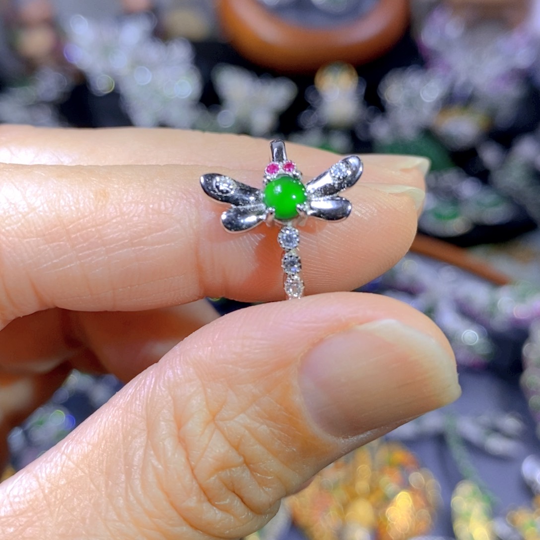 翡翠颈饰银S925镶嵌天然翡翠