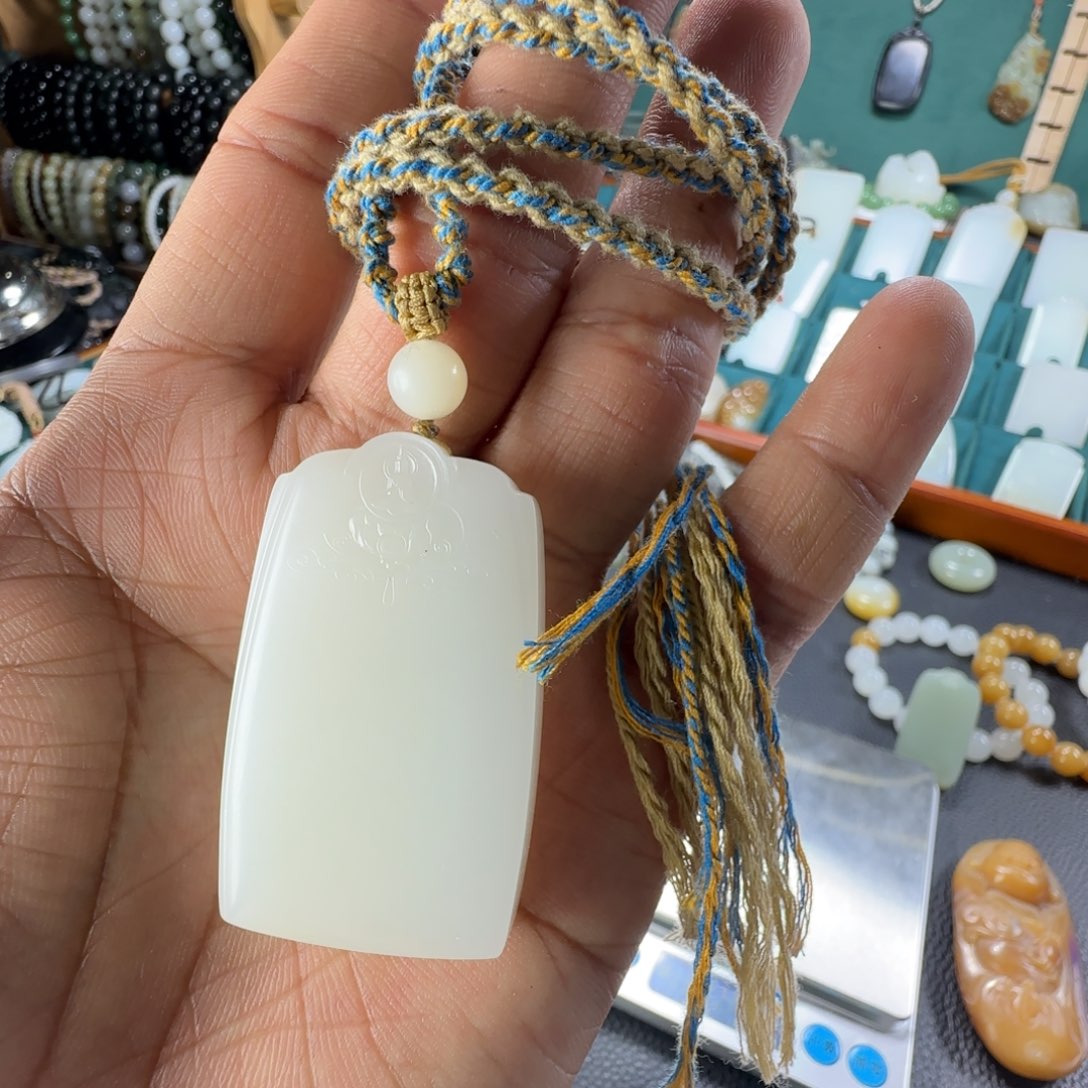 和田玉挂件未镶嵌时****影