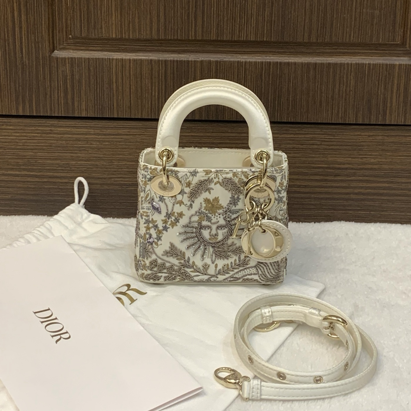 99新 DIOR/迪奥 限量刺绣串珠超mini戴妃/二奢