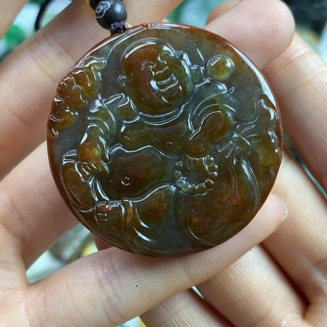 翡翠颈饰未镶嵌吊坠：沧桑