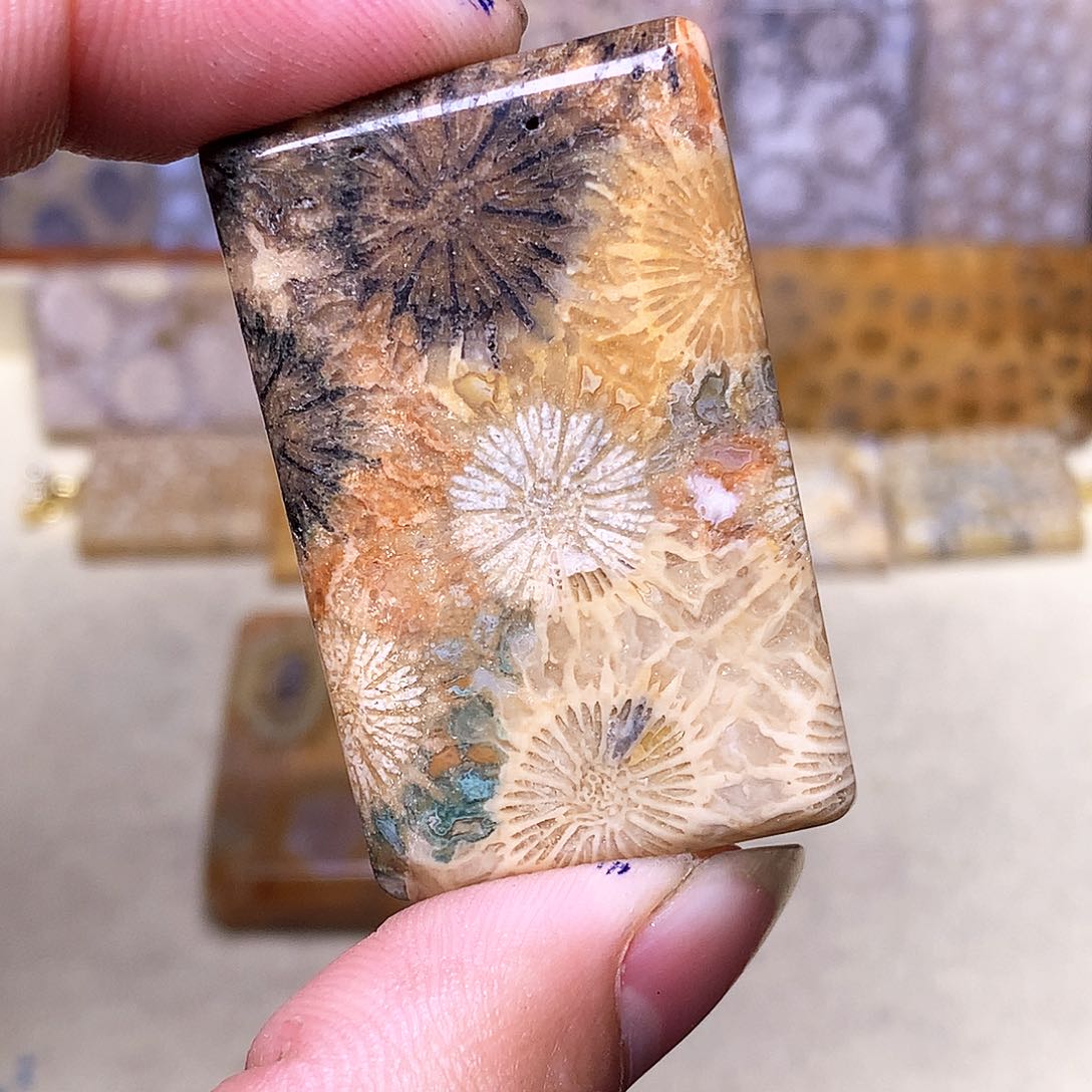 硅化玉珠宝奇石合金郝*子