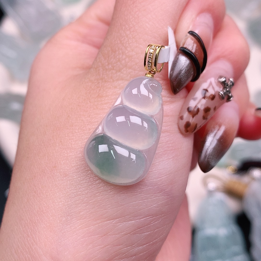 翡翠颈饰18K金镶嵌飘花豆30.5、24、15、6.5