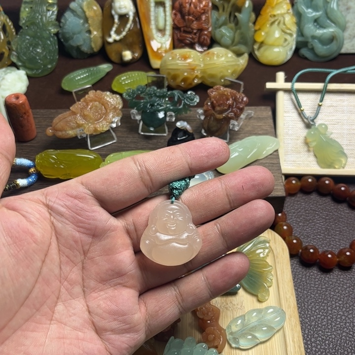 蛇纹石玉合金颈饰