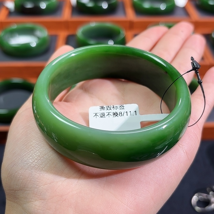 和田玉（碧玉）未镶嵌手镯红皮白加绿5960