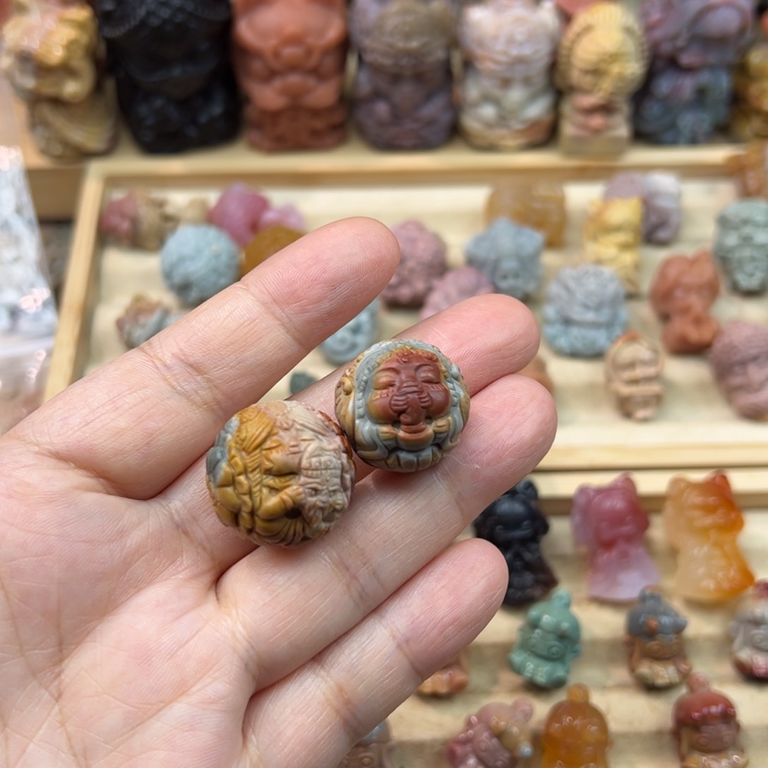 未镶嵌石英质玉珠宝奇石壳*