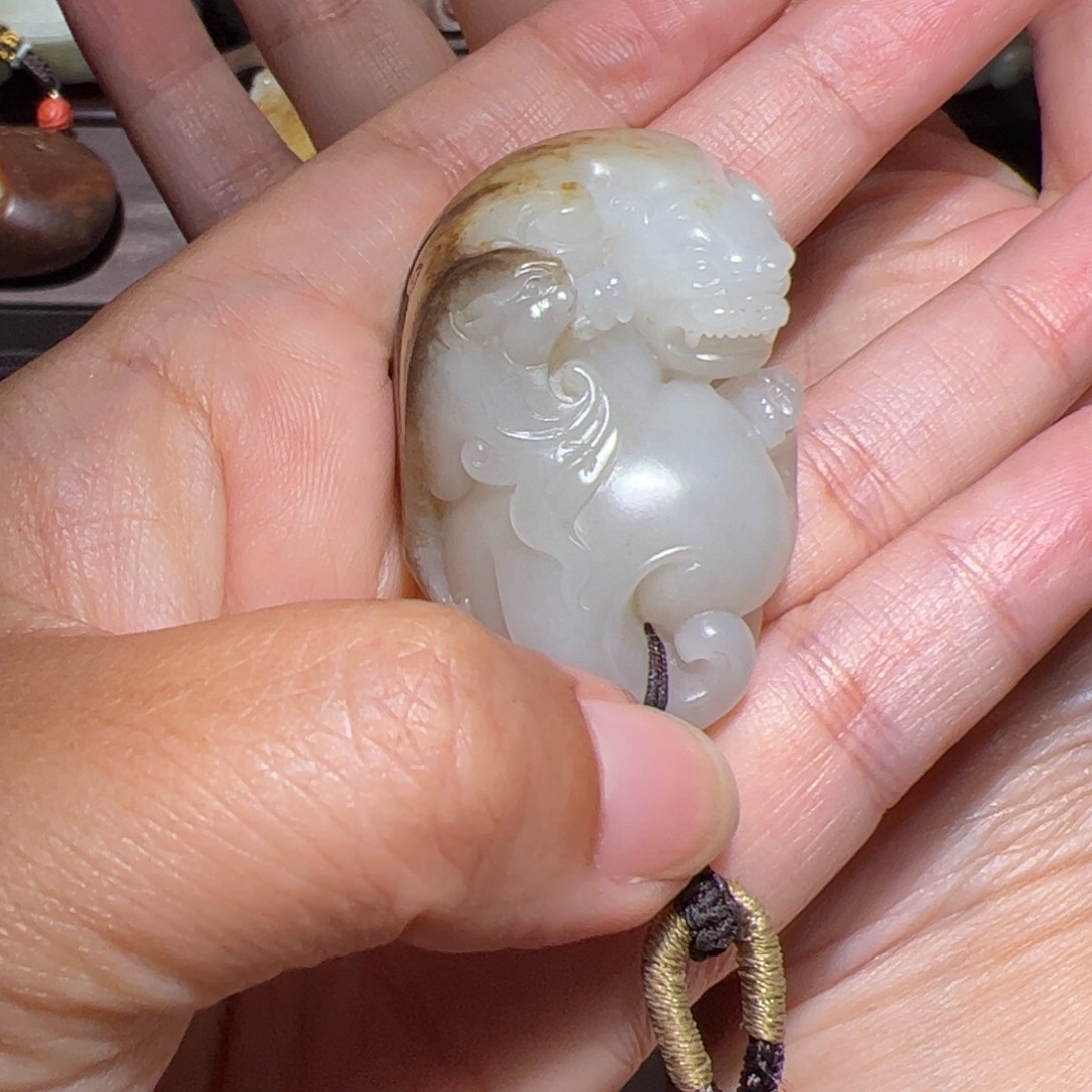 暗***迷颈饰未镶嵌和田玉