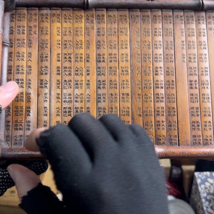 砖雕瓷器工艺品摆件等