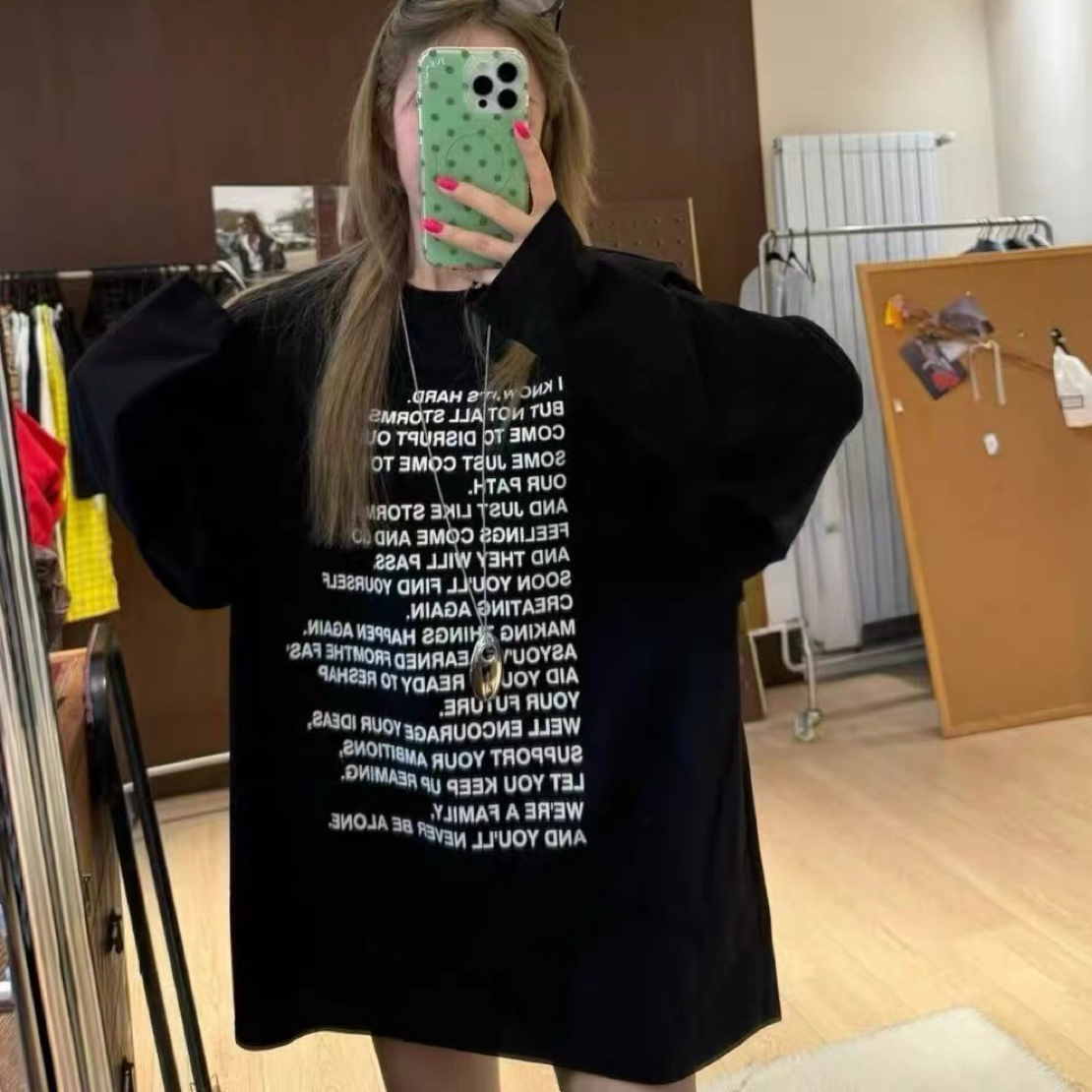 【大敏家】2025大版宽松显瘦字母印花垫肩长袖T恤