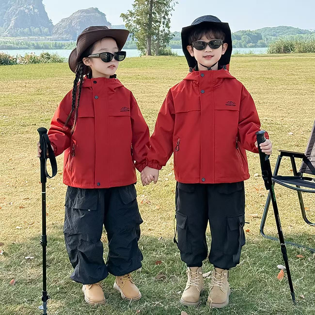 儿童户外冲锋衣春秋冬装2025新款男女童同款三合一外套连帽风衣