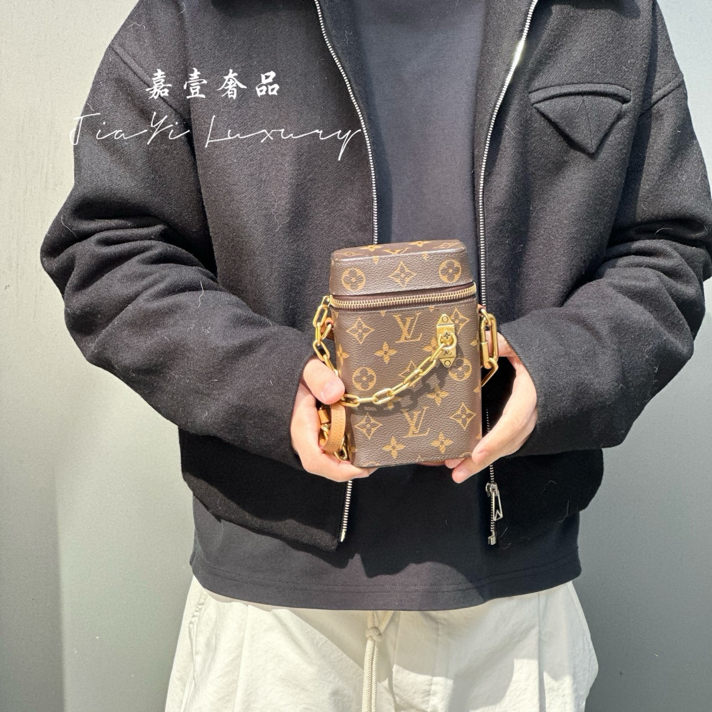 99新 LouisVuitton/路易威登 7069 Lv phonebox 金链烟盒