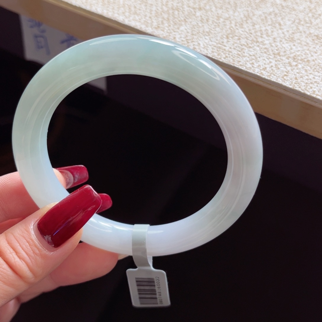 翡翠手镯未镶嵌手镯