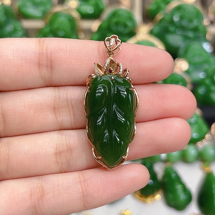 和田玉（碧玉）颈饰18K金镶嵌