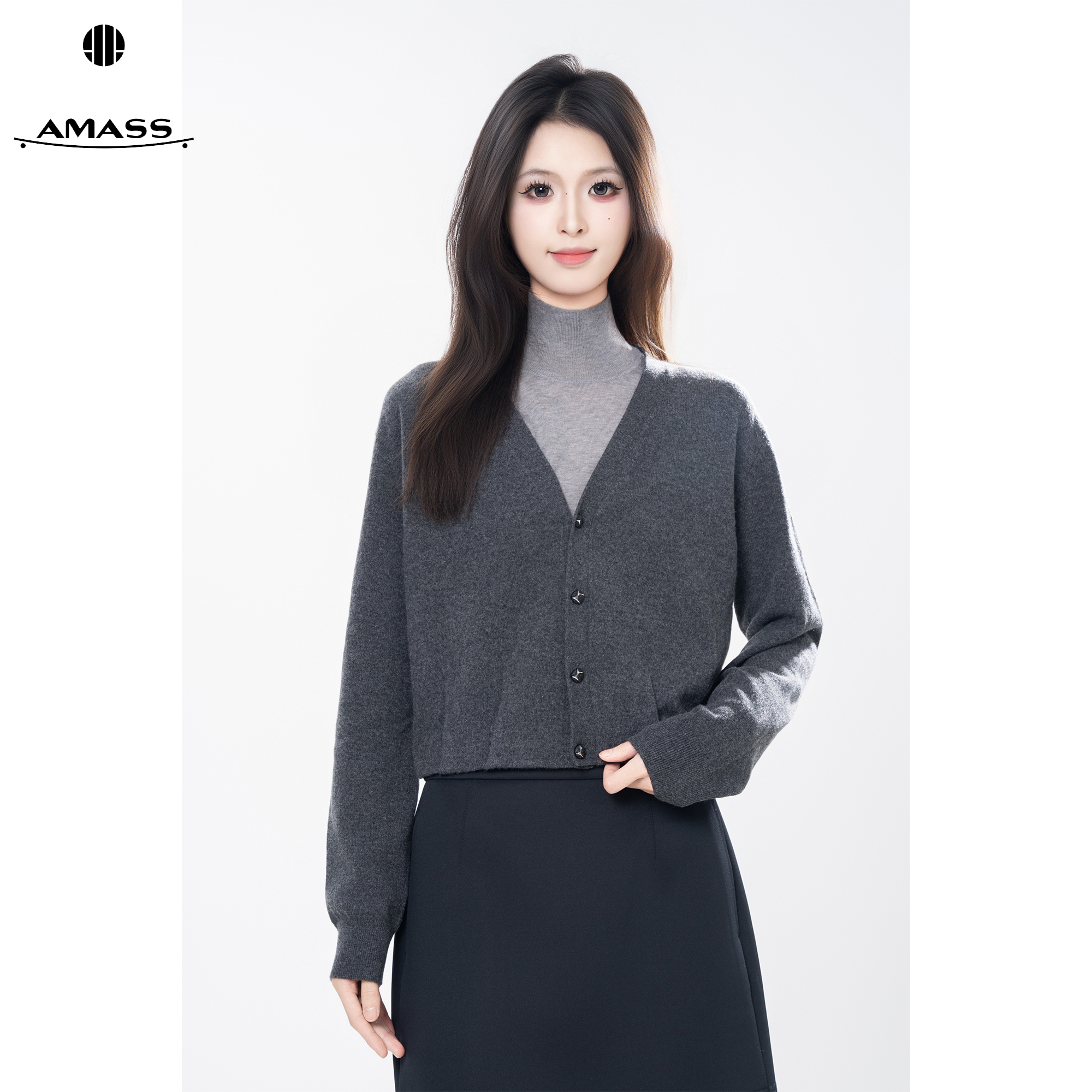 AMASS/阿玛施秋冬新款格雷系复古V领单排扣时尚百搭针织衫 548053