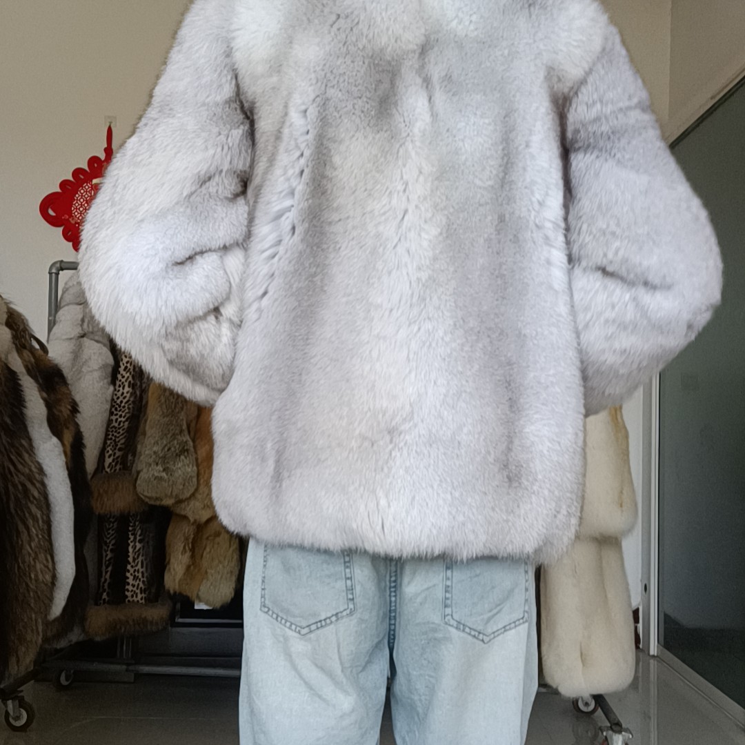 V领短款常规款女款进口蓝狐皮草外套