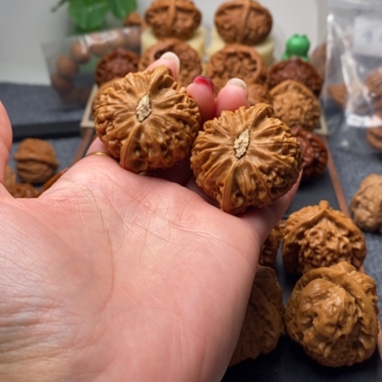 文玩核桃吊坠全品42宫灯精品