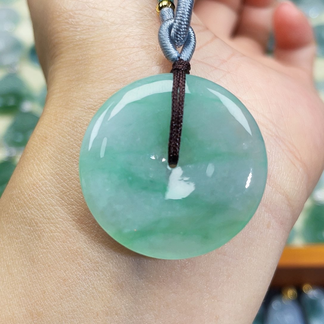 翡翠颈饰未镶嵌吊坠