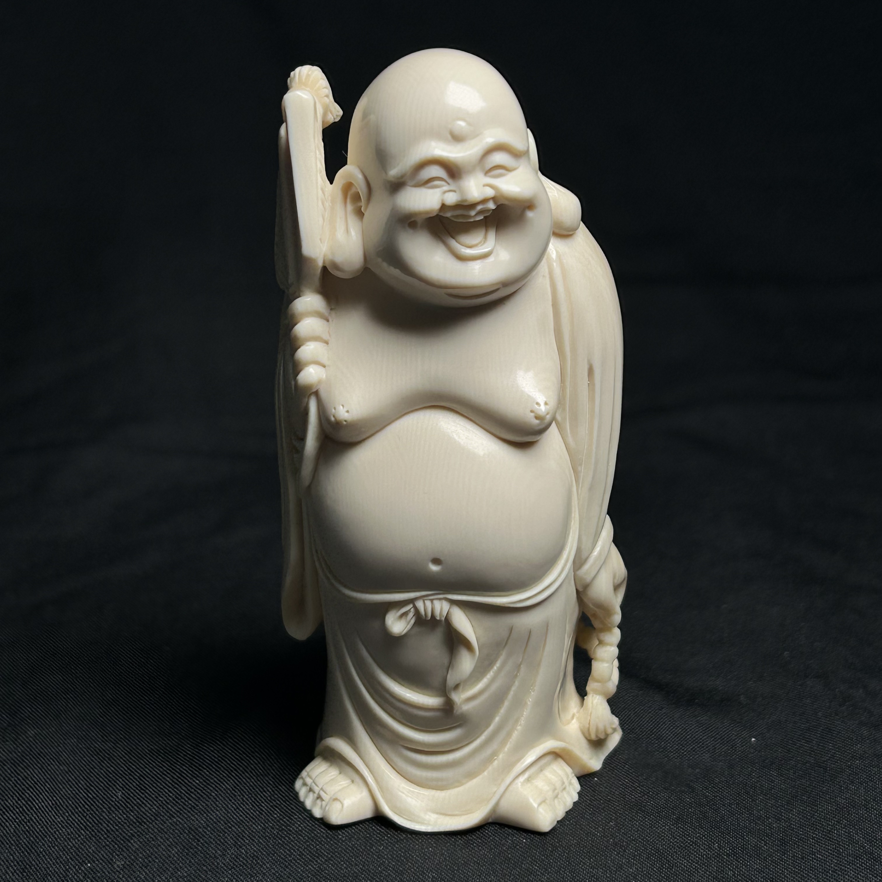 M21205 只做天然猛犸牙 弥勒摆件 约高度87*宽度40*厚度29 mm