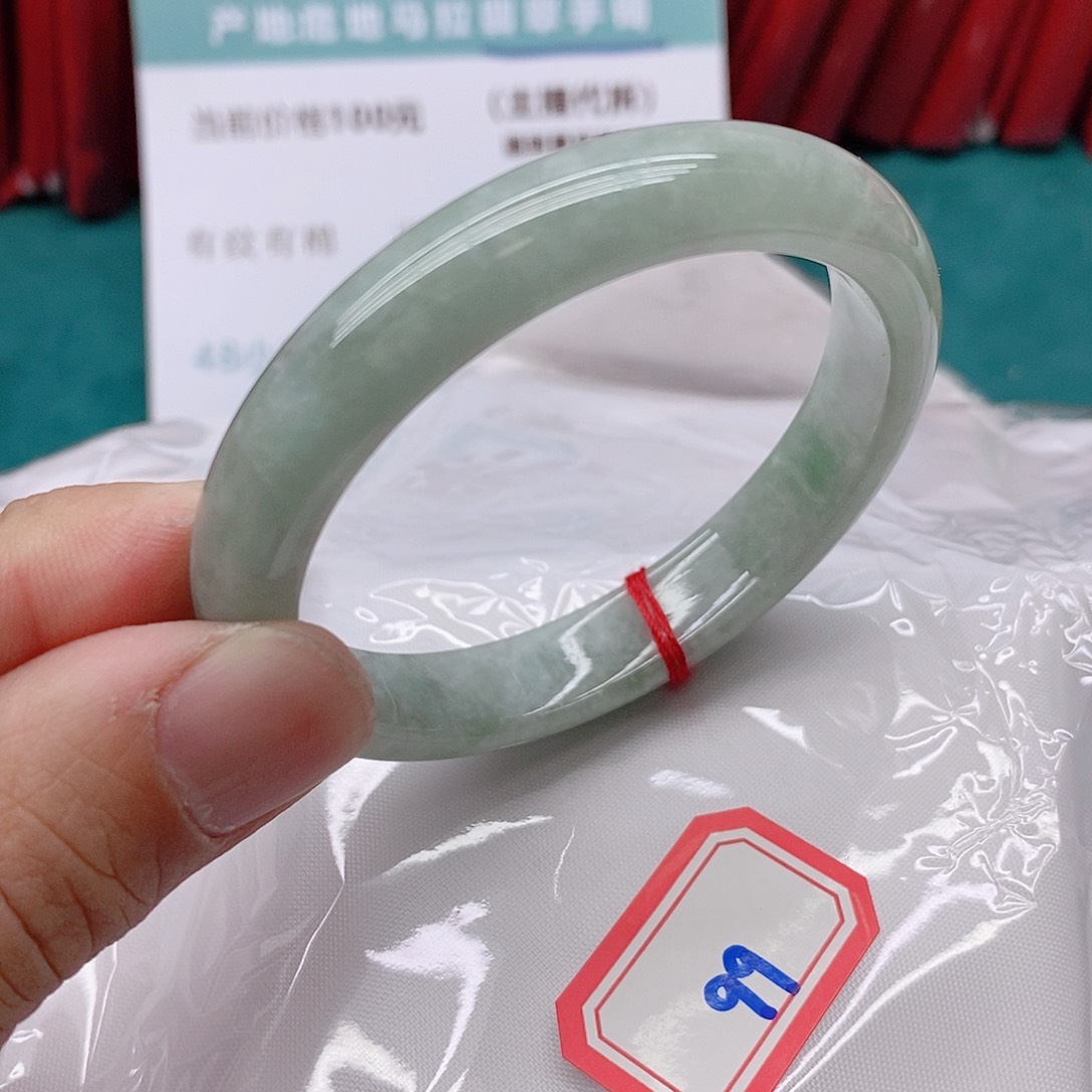 翡翠手镯未镶嵌小*涛99999999