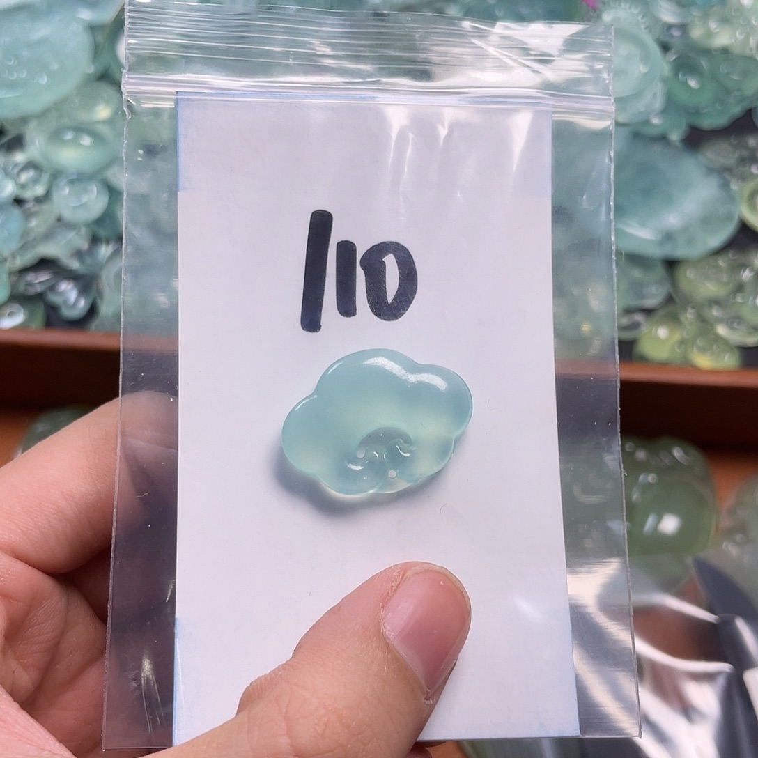 ****及蛇纹石玉未镶嵌颈饰