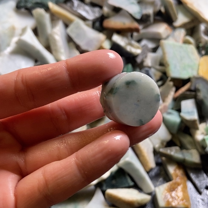 翡翠颈饰未镶嵌天然翡翠