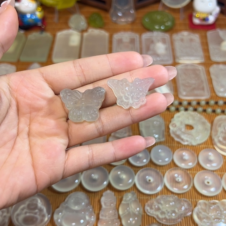 岫玉未镶嵌岫玉挂件蝴蝶任选其一