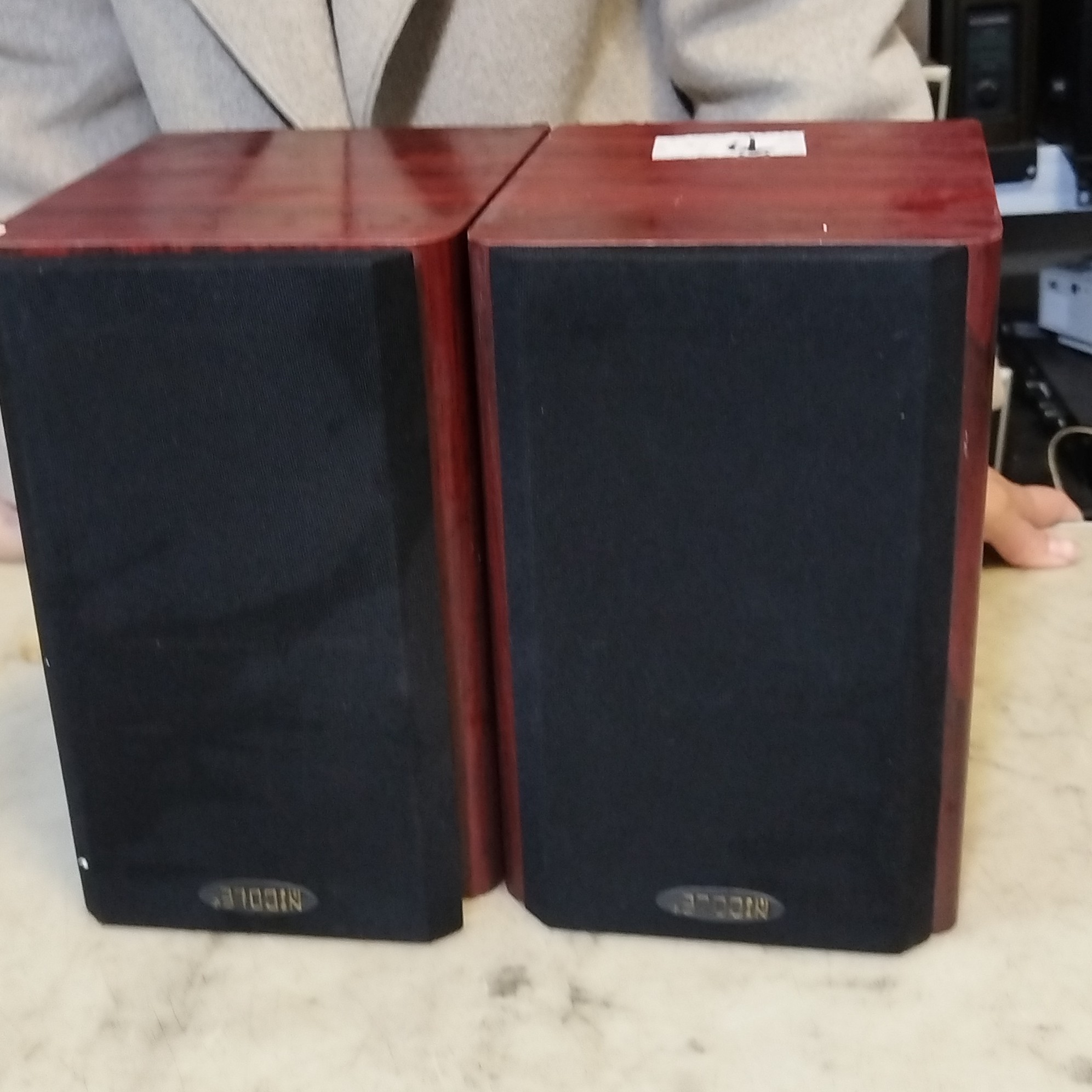 9新  有源书架箱一对，不包邮，不支持七天无理由退货