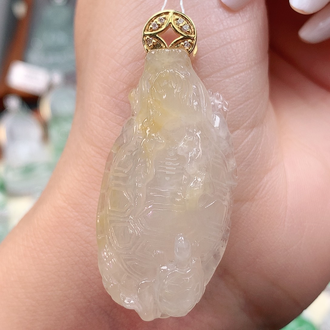 颈饰18K金镶嵌翡翠龙龟